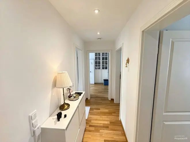 3 Zimmer Wohnung mit 70 m² in Hamburg – Bild 2