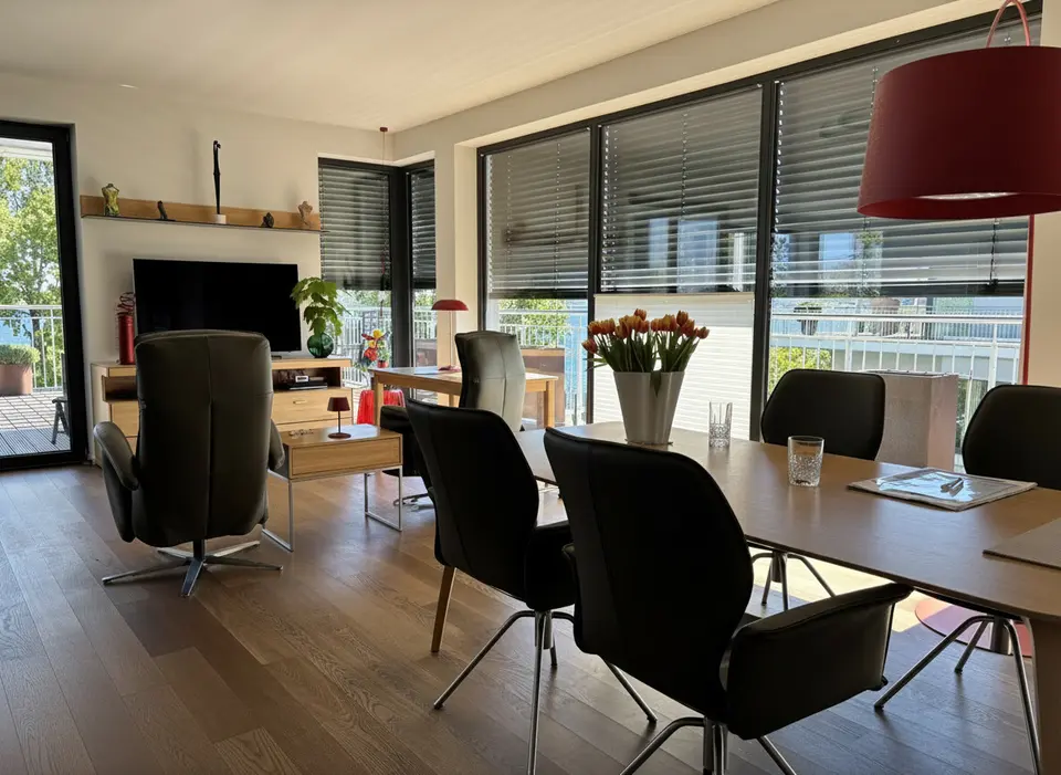 4 Zimmer Wohnung mit 196 m² in Kiel – Bild 1
