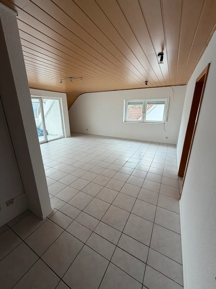 4 Zimmer Wohnung mit 140 m² in Rastatt – Bild 1