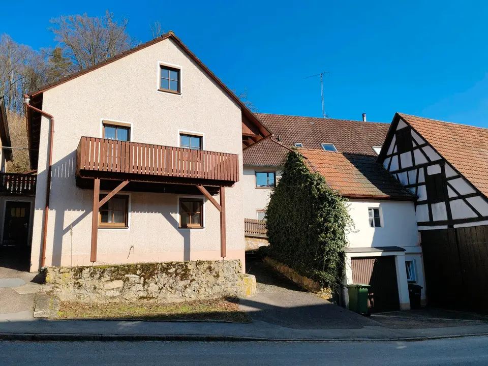 5 Zimmer Haus mit 122 m² in Erlangen – Bild 2