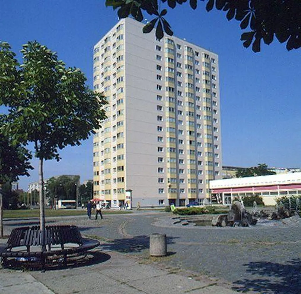 2 Zimmer Wohnung mit 81 m² in Dresden – Bild 1