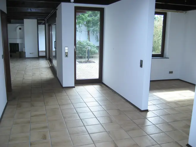 6 Zimmer Haus mit 202 m² in Freiburg im Breisgau – Bild 2