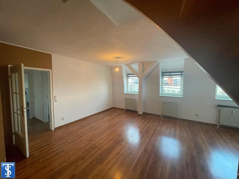 2 Zimmer Wohnung mit 100 m² in Plauen – Bild 2