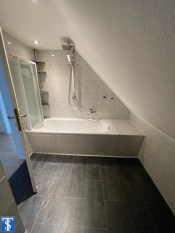 2 Zimmer Wohnung mit 100 m² in Plauen – Bild 6