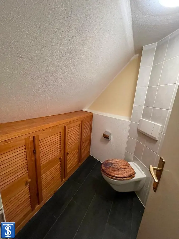 2 Zimmer Wohnung mit 100 m² in Plauen – Bild 8