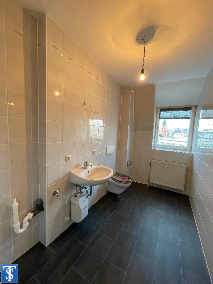2 Zimmer Wohnung mit 100 m² in Plauen – Bild 9