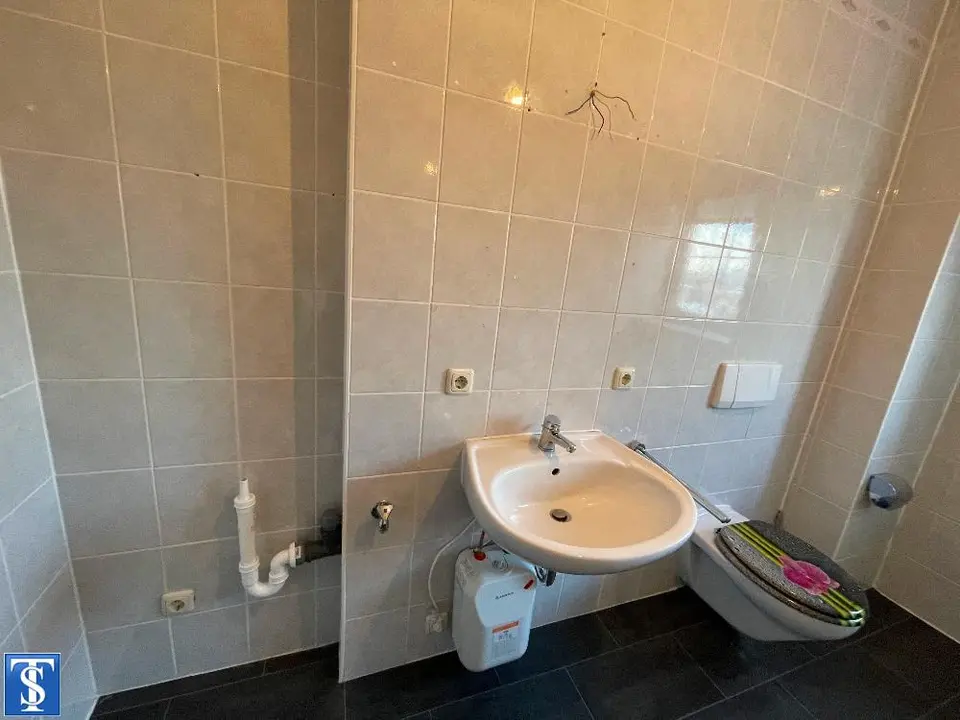 2 Zimmer Wohnung mit 100 m² in Plauen – Bild 10