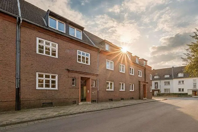 8 Zimmer Haus mit 323 m² in Düsseldorf – Bild 2