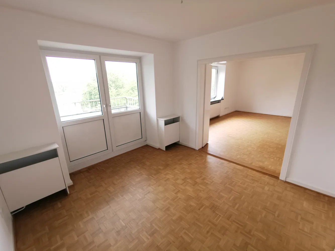 6 Zimmer Wohnung mit 136 m² in Hannover – Bild 2