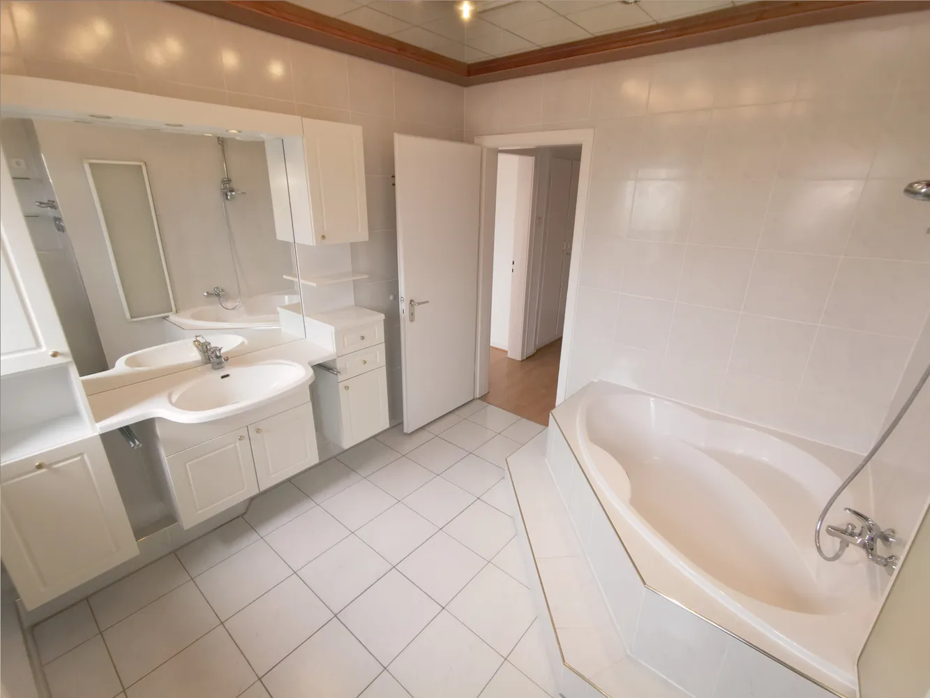 6 Zimmer Wohnung mit 136 m² in Hannover – Bild 6