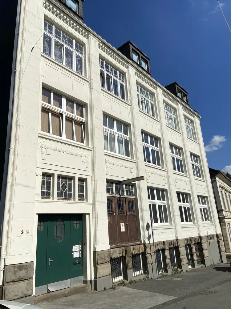 5 Zimmer Wohnung mit 210 m² in Wuppertal – Bild 1