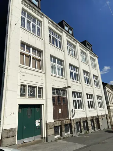5 Zimmer Wohnung mit 210 m² in Wuppertal – Bild 1