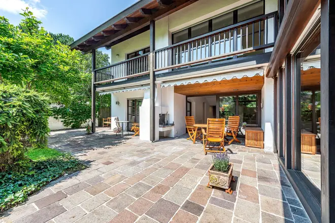 7 Zimmer Haus mit 258 m² in München – Bild 1