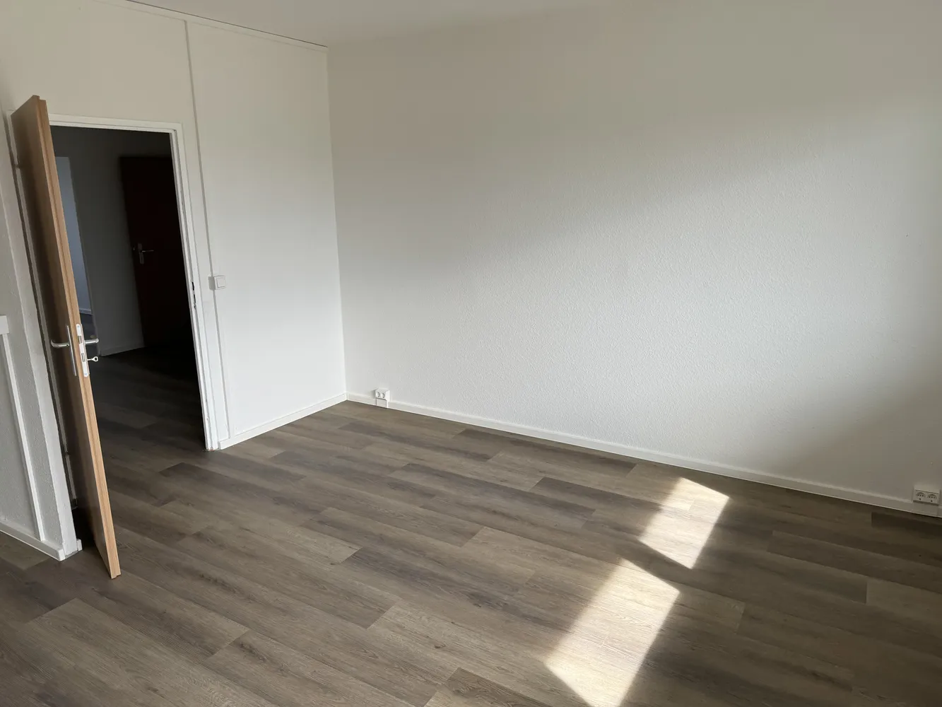 4 Zimmer Wohnung mit 76 m² in Neubrandenburg – Bild 1
