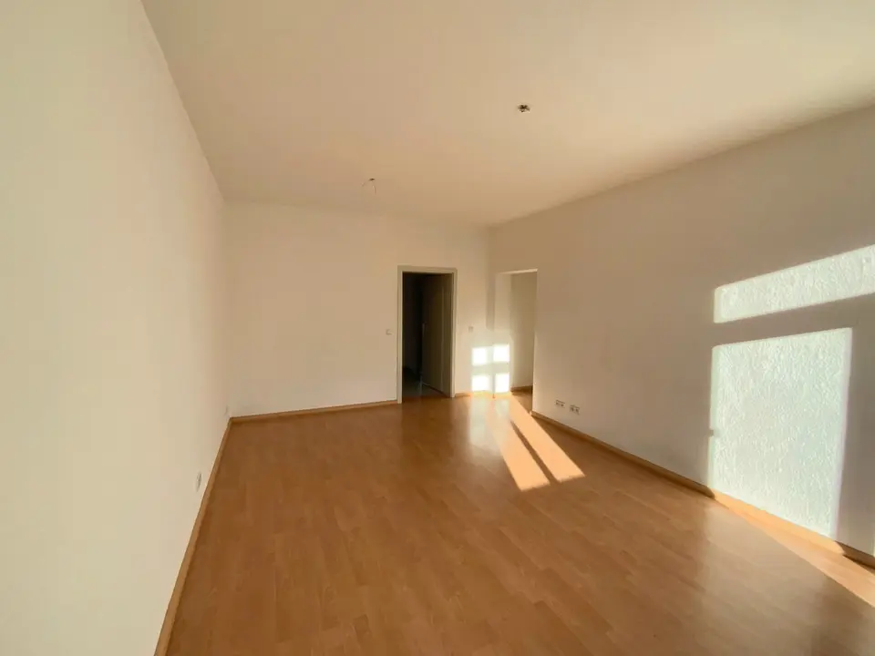 2 Zimmer Wohnung mit 53 m² in Plauen – Bild 3