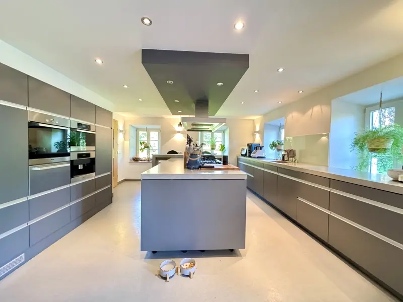7 Zimmer Haus mit 470 m² in Freising – Bild 1