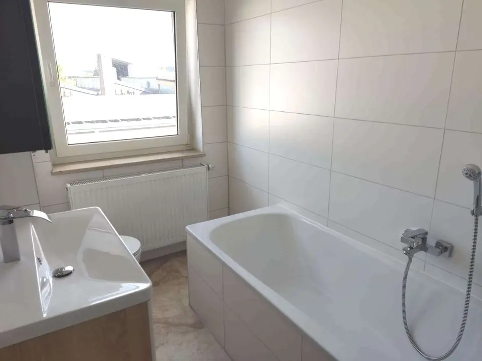 6 Zimmer Wohnung mit 160 m² in Erlangen – Bild 3