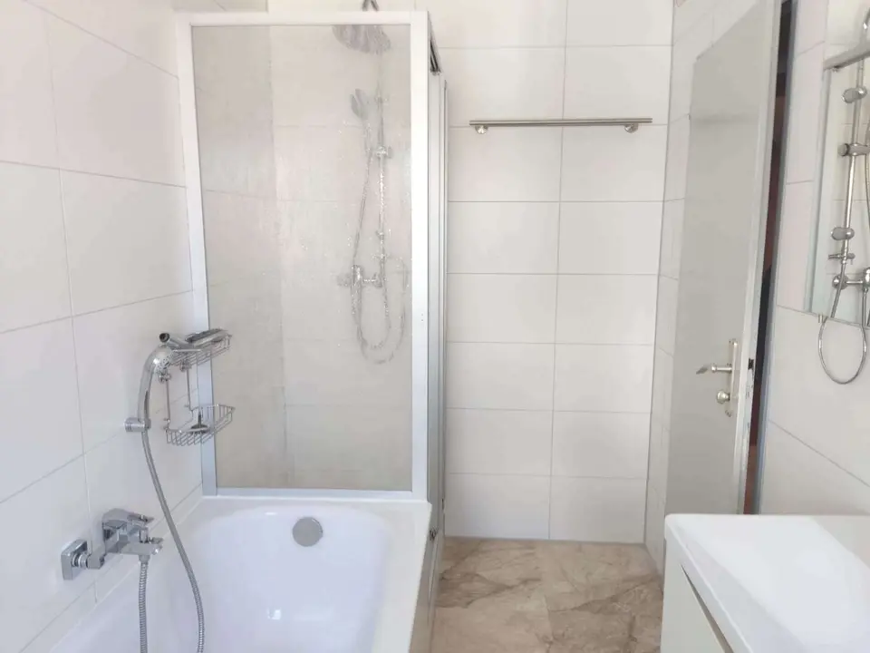 6 Zimmer Wohnung mit 160 m² in Erlangen – Bild 6