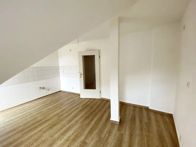2 Zimmer Wohnung mit 71 m² in Plauen – Bild 3