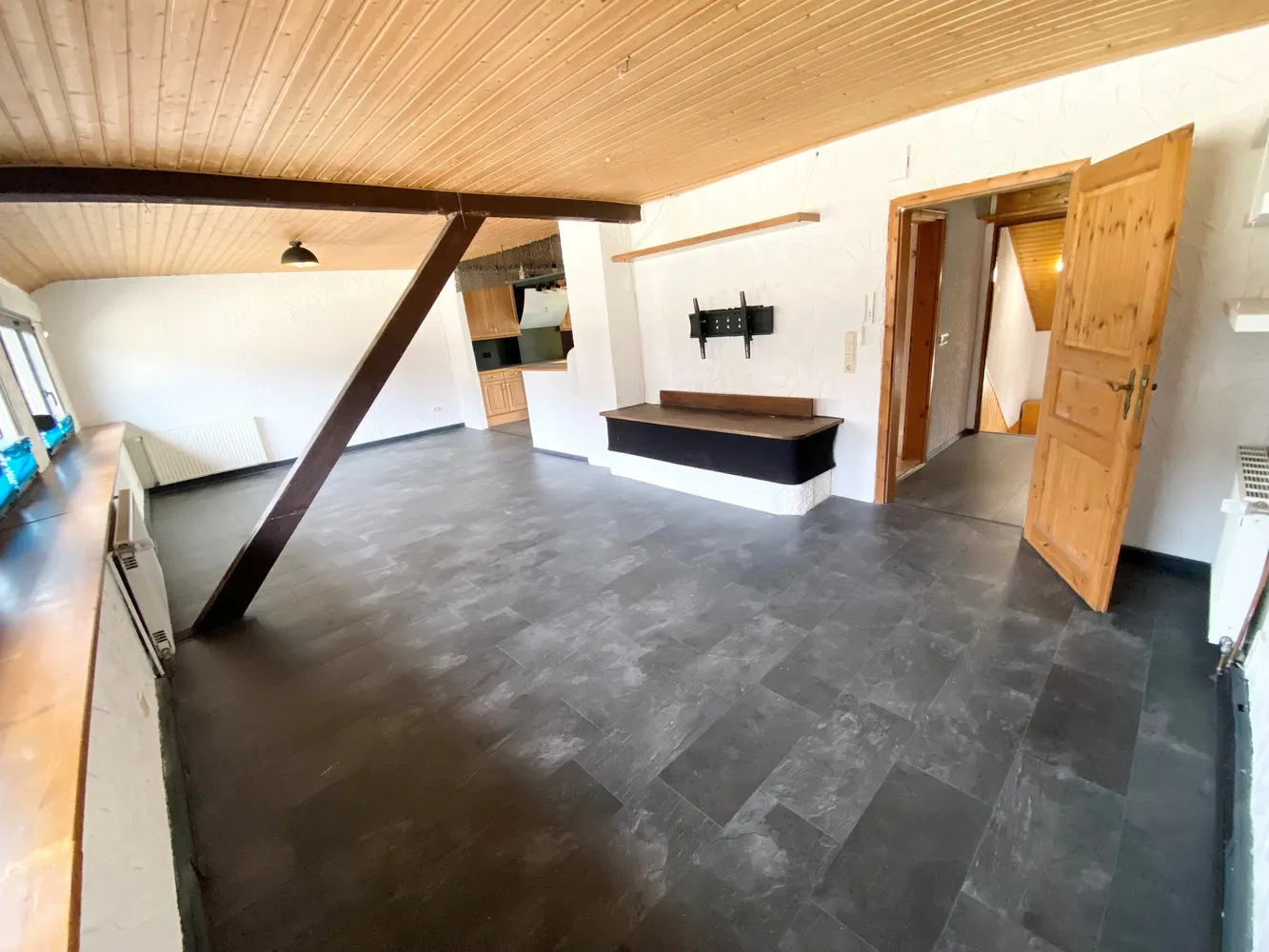 3 Zimmer Wohnung mit 109 m² in Saarbrücken – Bild 1