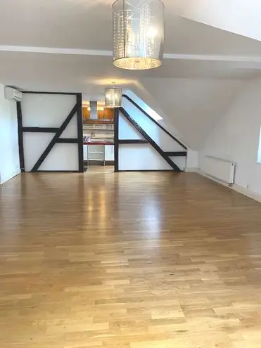 6 Zimmer Wohnung mit 216 m² in Wiesbaden – Bild 1