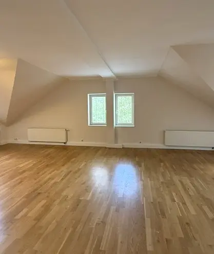 6 Zimmer Wohnung mit 216 m² in Wiesbaden – Bild 2