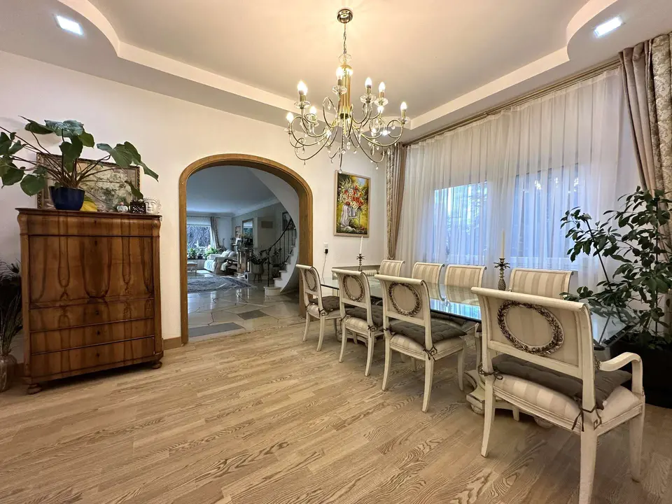 5 Zimmer Wohnung mit 180 m² in Augsburg – Bild 5