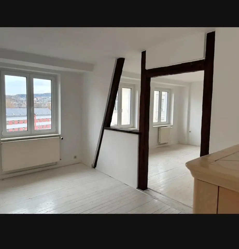4 Zimmer Wohnung mit 120 m² in Plauen – Bild 1