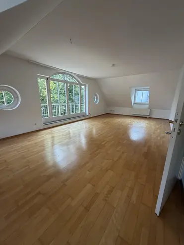 4 Zimmer Wohnung mit 128 m² in München – Bild 1
