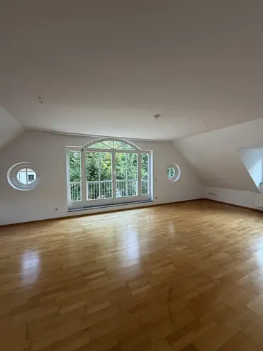 4 Zimmer Wohnung mit 128 m² in München – Bild 2