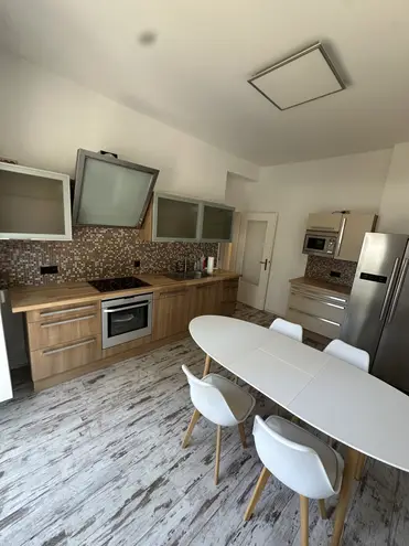 3 Zimmer Wohnung mit 83 m² in Köln – Bild 2
