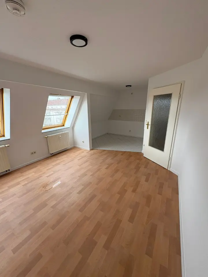 2 Zimmer Wohnung mit 35 m² in Zwickau – Bild 1
