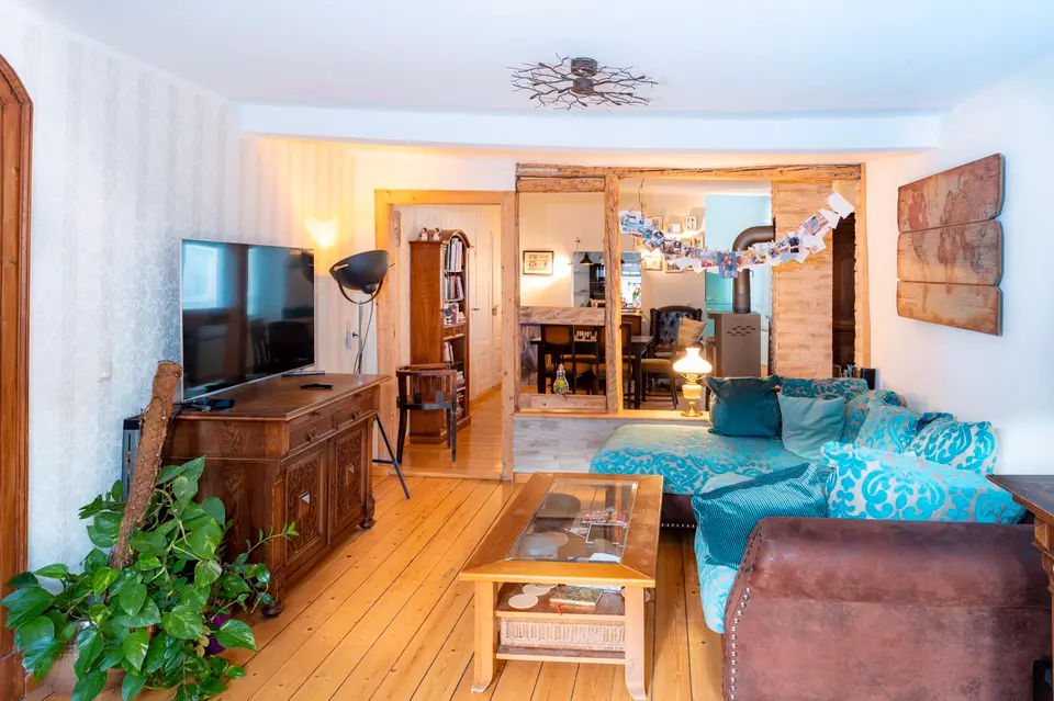 6 Zimmer Wohnung mit 148 m² in Eisenach – Bild 2