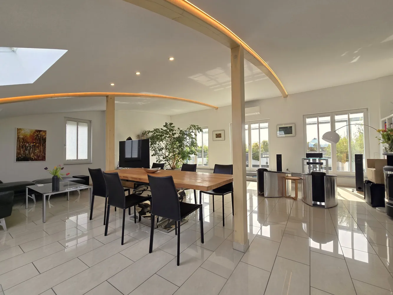 3 Zimmer Wohnung mit 159 m² in Düsseldorf – Bild 2