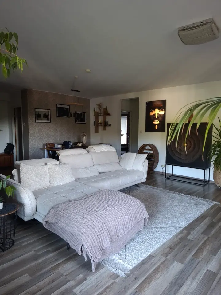 4 Zimmer Wohnung mit 104 m² in Saarbrücken – Bild 2