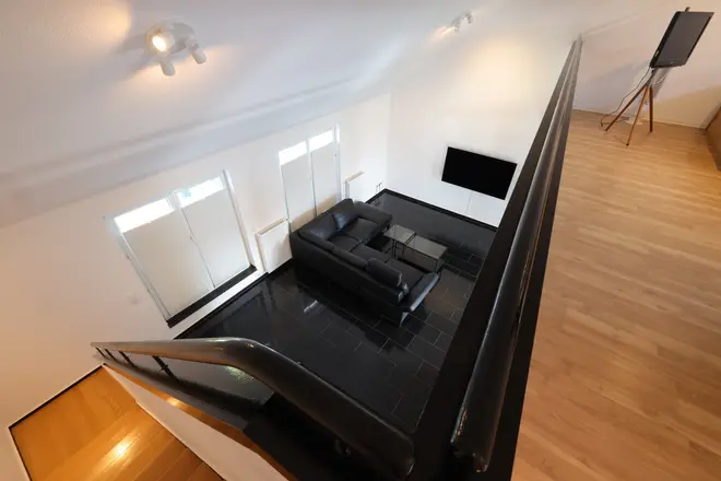 2 Zimmer Wohnung mit 94 m² in Oberhausen – Bild 1