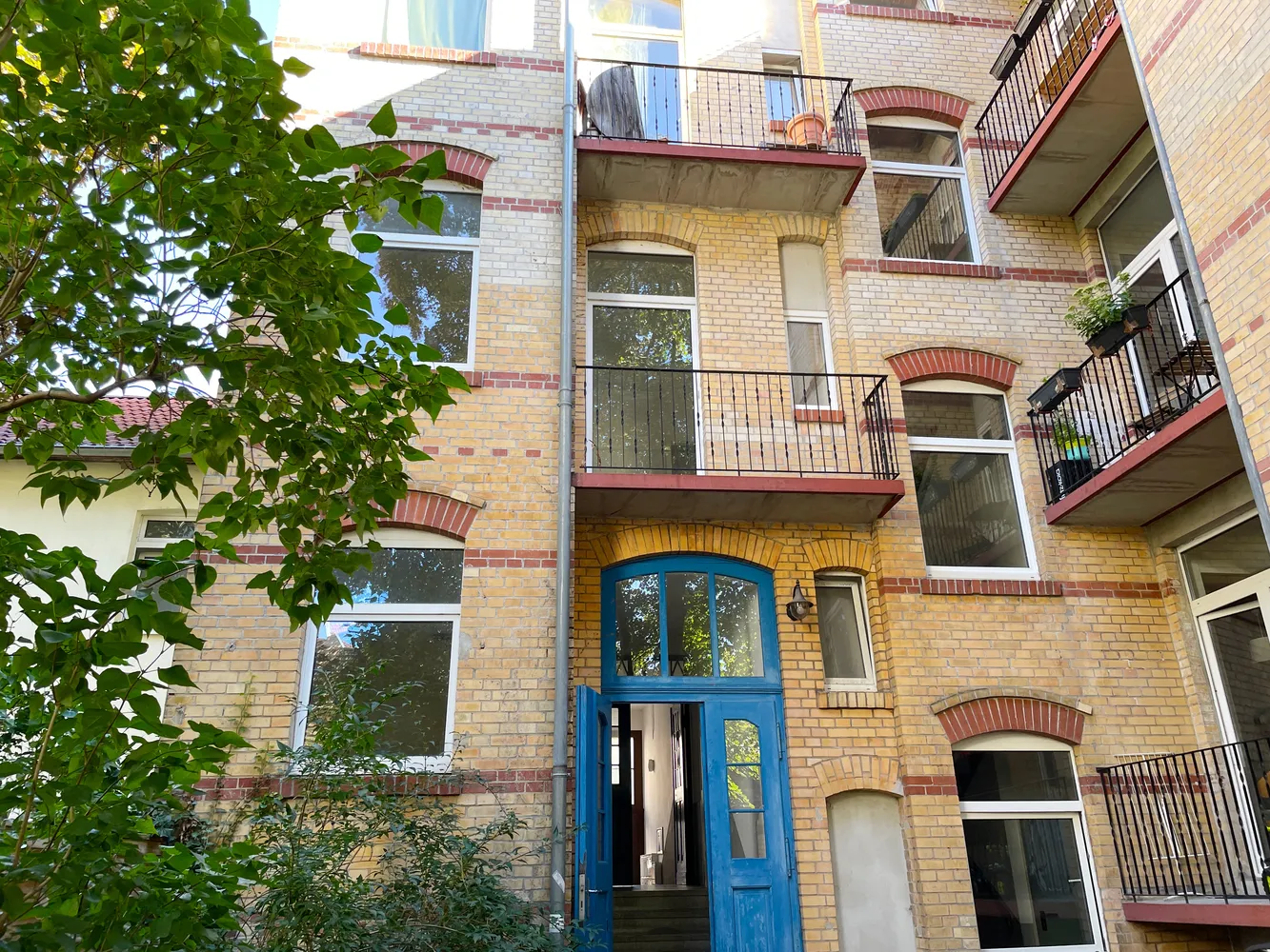 2 Zimmer Wohnung mit 72 m² in Halle (Saale) – Bild 2