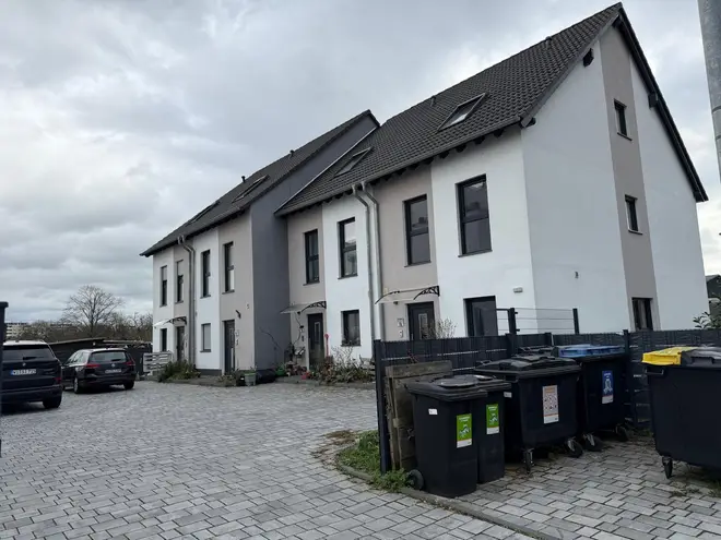 5 Zimmer Haus mit 140 m² in Wiesbaden – Bild 1
