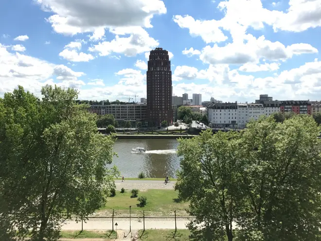 3 Zimmer Wohnung mit 105 m² in Frankfurt am Main – Bild 2