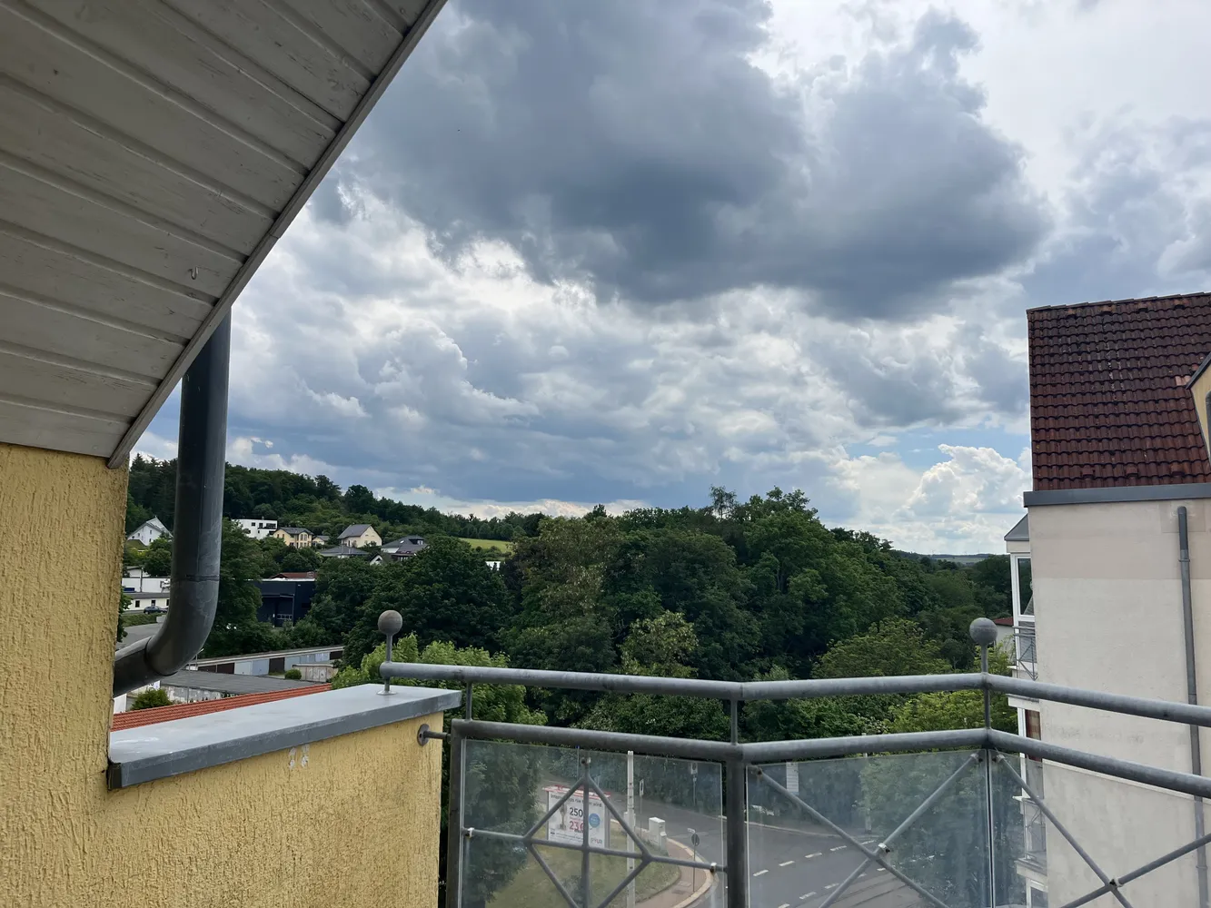 2 Zimmer Wohnung mit 84 m² in Plauen – Bild 3