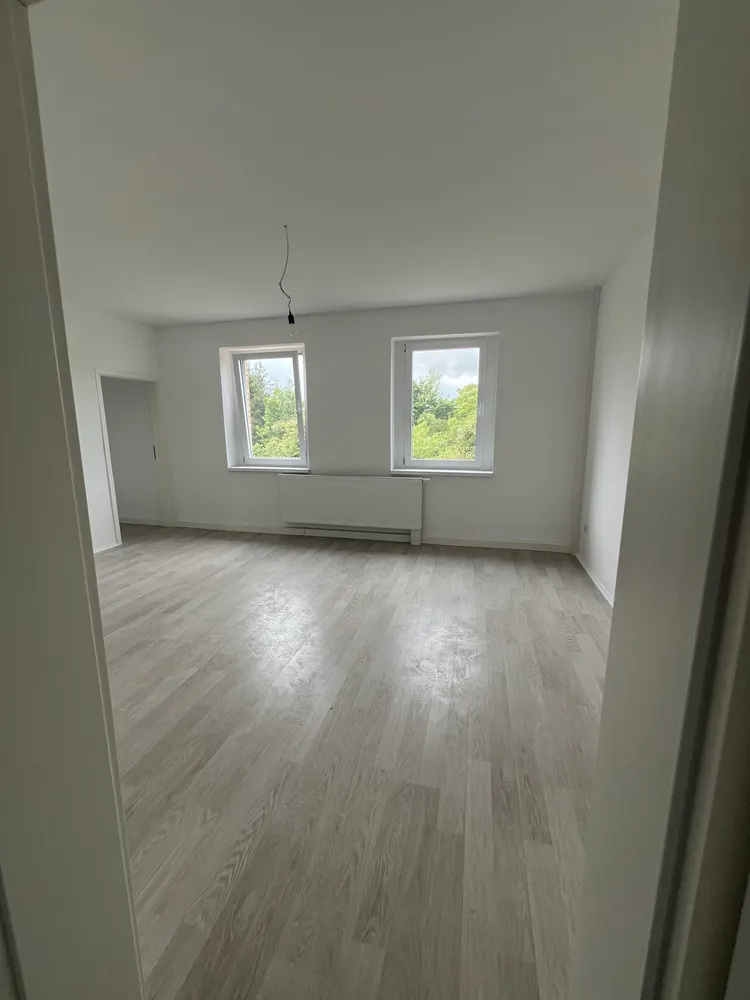 5 Zimmer Wohnung mit 150 m² in Halle (Saale) – Bild 1