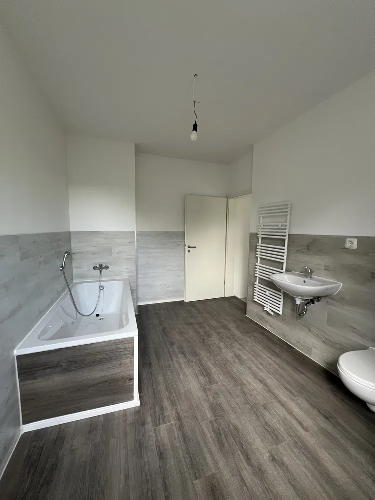 5 Zimmer Wohnung mit 150 m² in Halle (Saale) – Bild 4