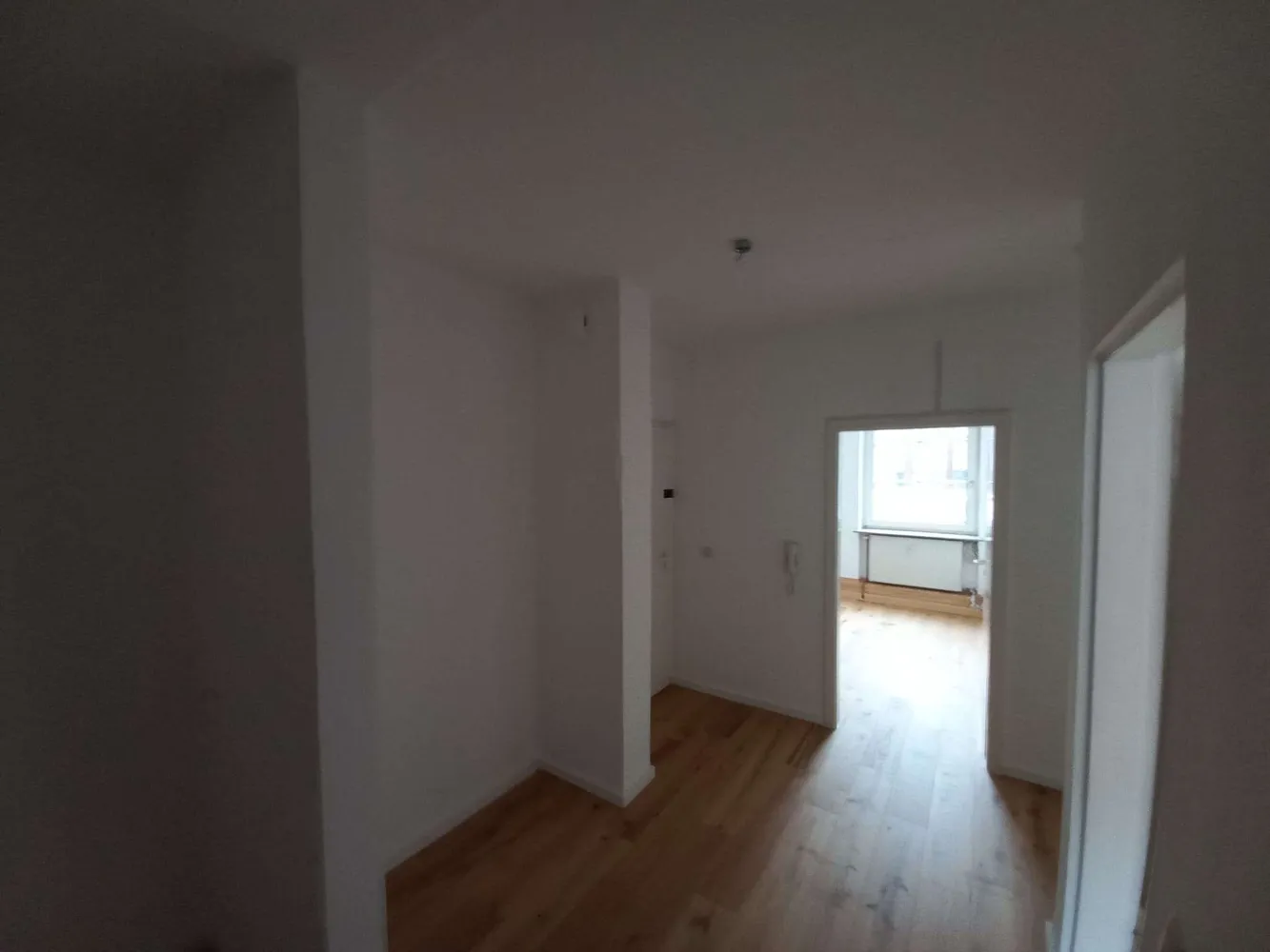 6 Zimmer Wohnung mit 145 m² in Mannheim – Bild 3