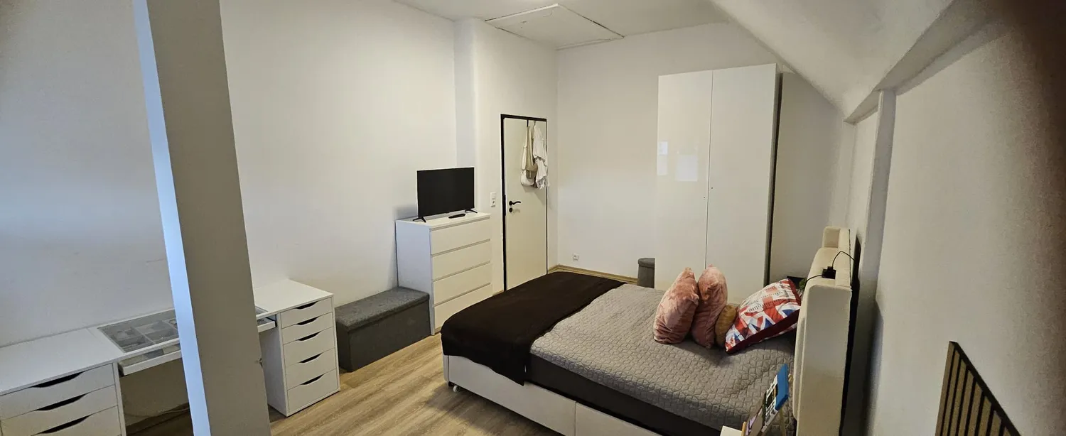 7 Zimmer Wohnung mit 150 m² in Mönchengladbach – Bild 7