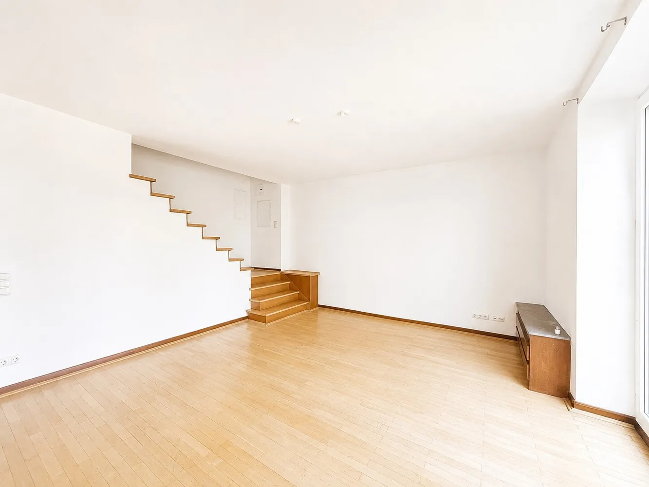 6 Zimmer Wohnung mit 182 m² in Krefeld – Bild 2