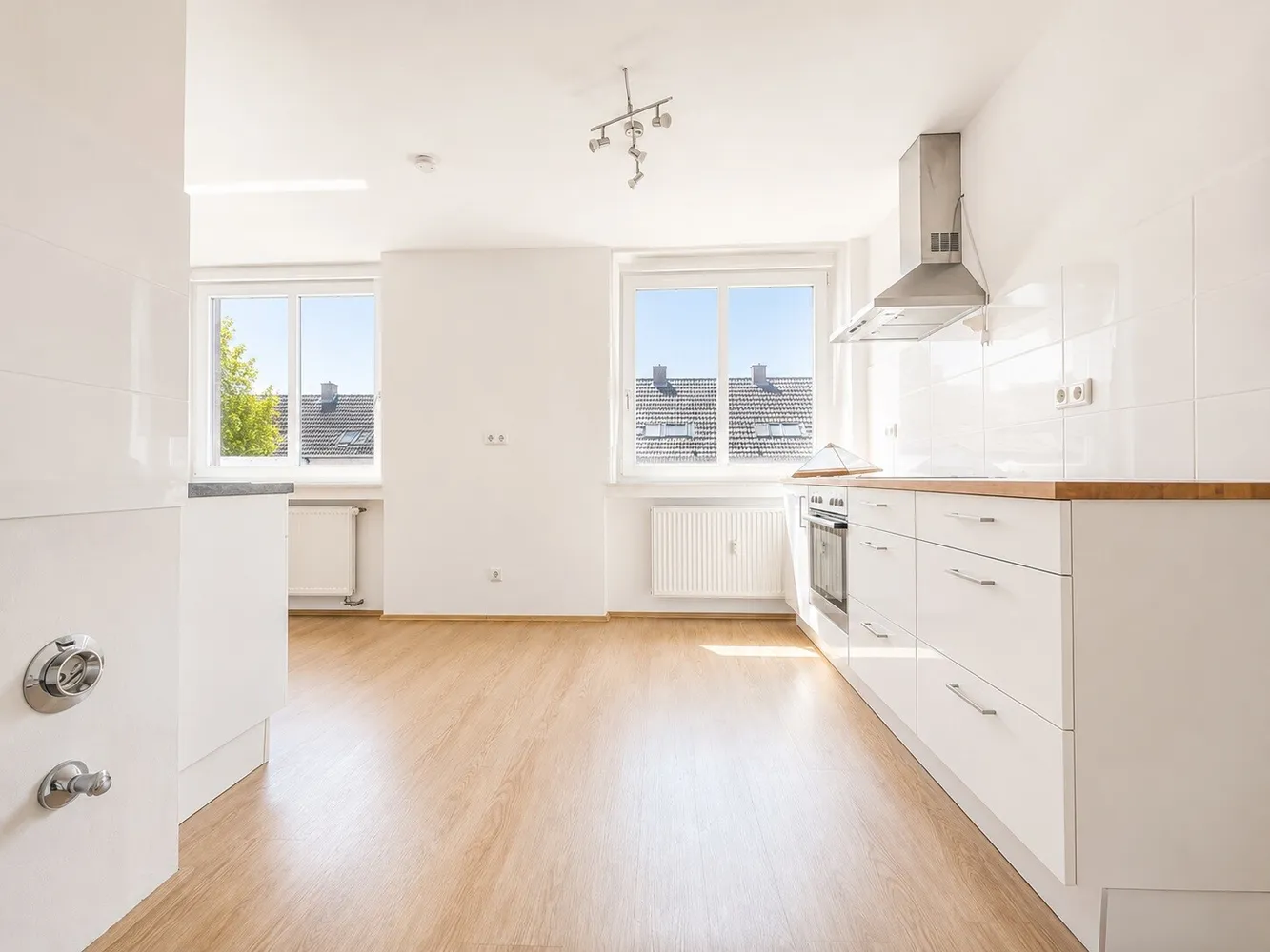 6 Zimmer Wohnung mit 182 m² in Krefeld – Bild 3