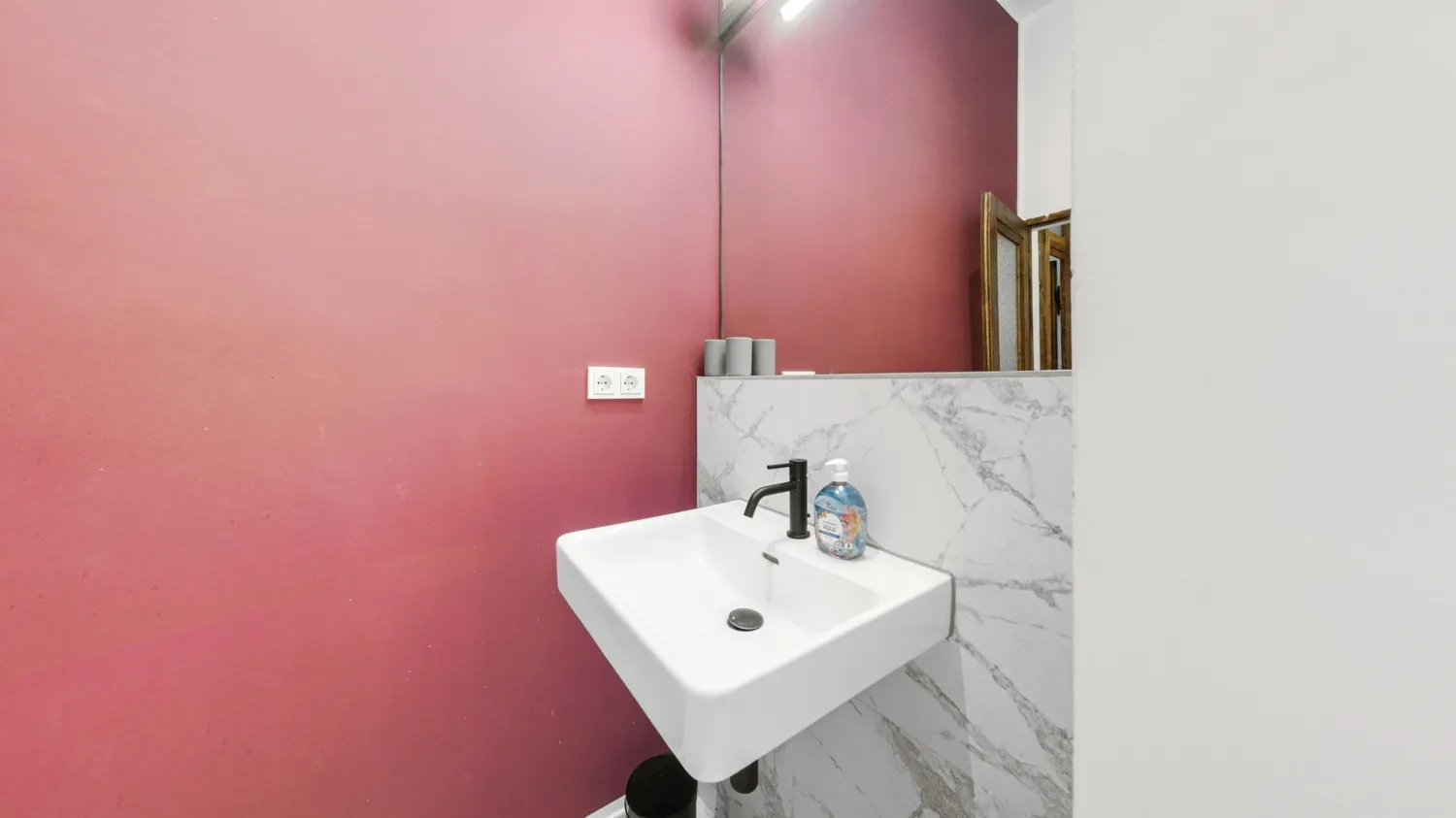 2 Zimmer Wohnung mit 66 m² in Köln – Bild 12