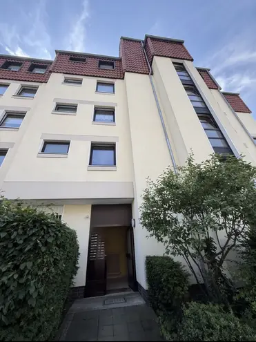 4 Zimmer Wohnung mit 98 m² in Hannover – Bild 1