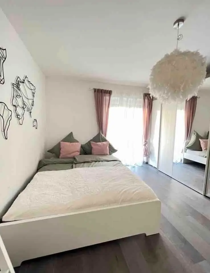 WG-Zimmer mit 90 m² in Brühl – Bild 1