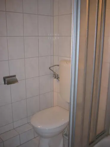 80 Zimmer Wohnung mit 28 m² in Saarbrücken – Bild 3
